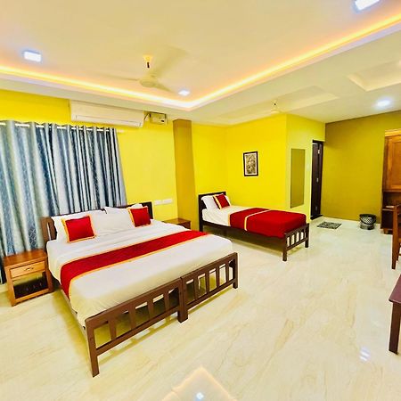 Madaparambil Residency Alwaye المظهر الخارجي الصورة