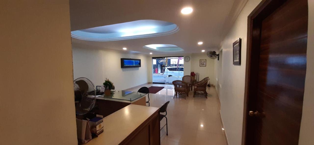 Madaparambil Residency Alwaye المظهر الخارجي الصورة