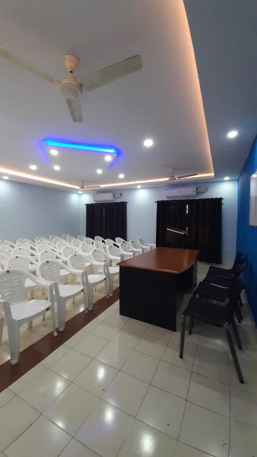 Madaparambil Residency Alwaye المظهر الخارجي الصورة