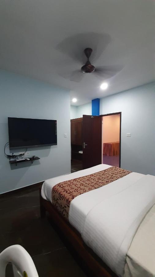 Madaparambil Residency Alwaye المظهر الخارجي الصورة