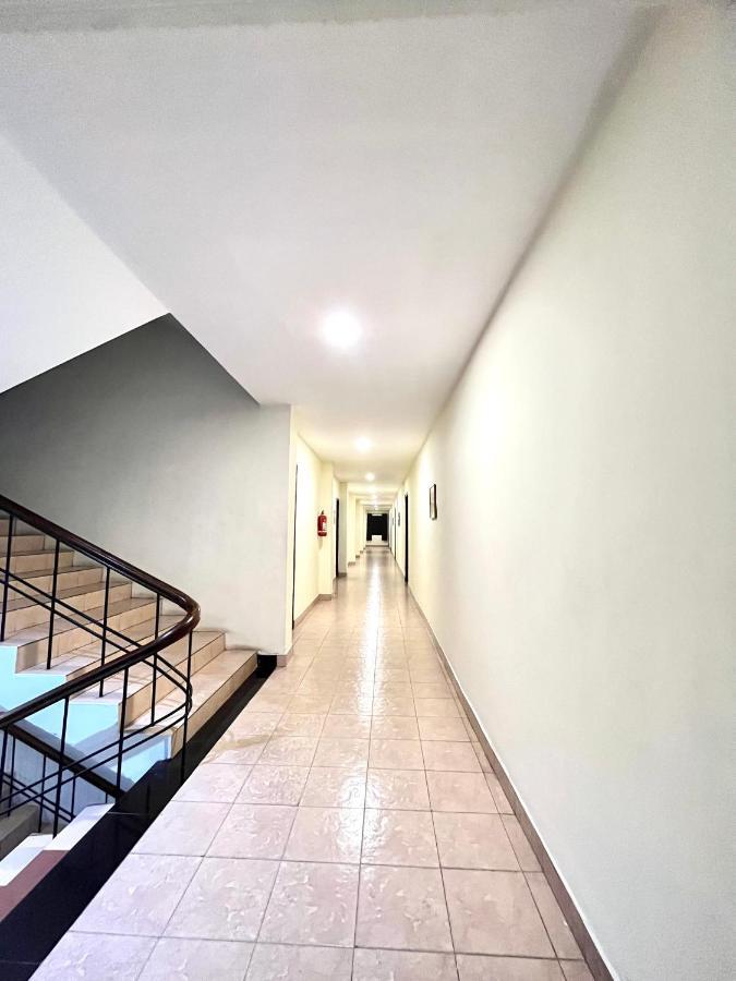 Madaparambil Residency Alwaye المظهر الخارجي الصورة