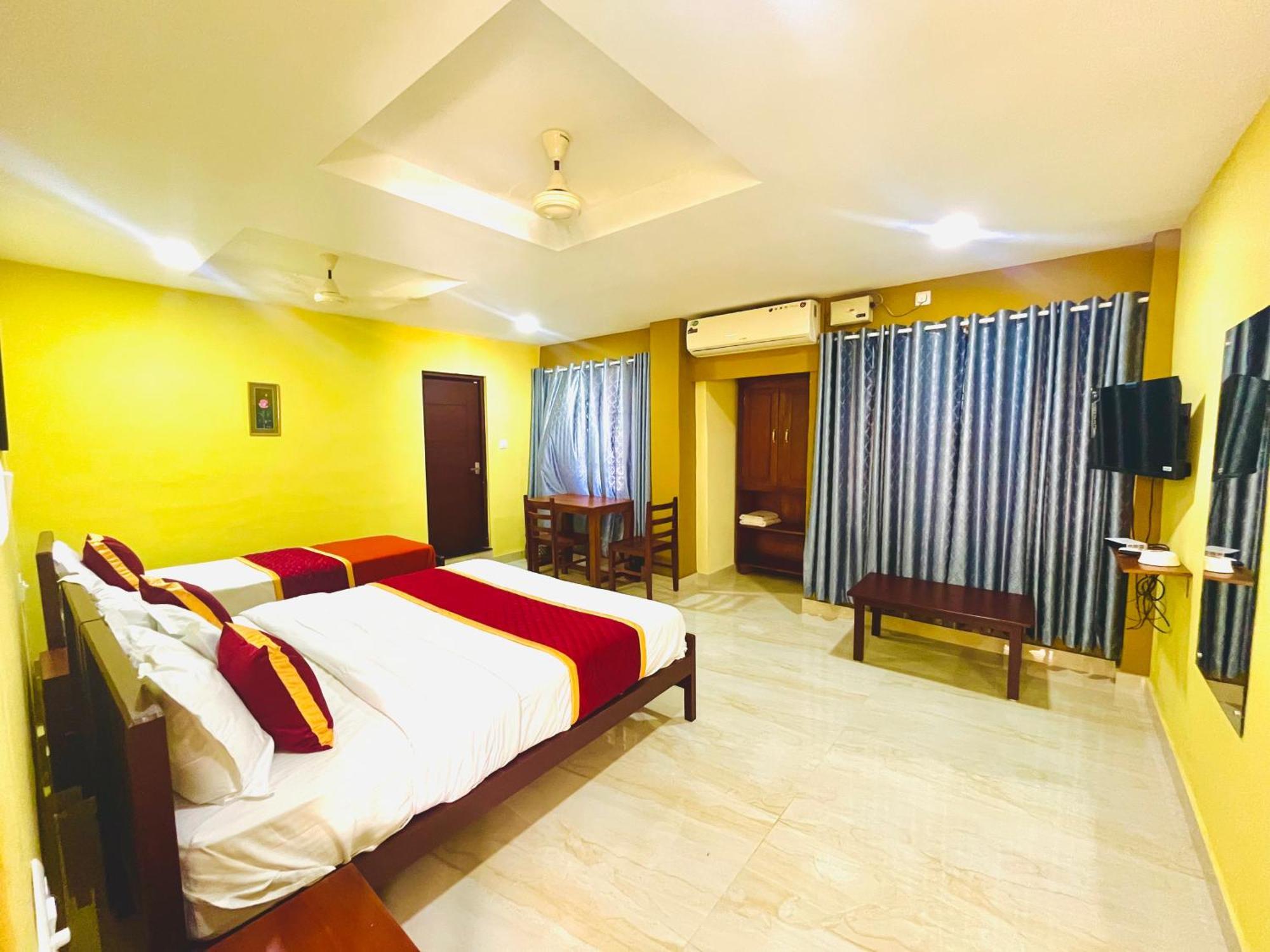 Madaparambil Residency Alwaye المظهر الخارجي الصورة